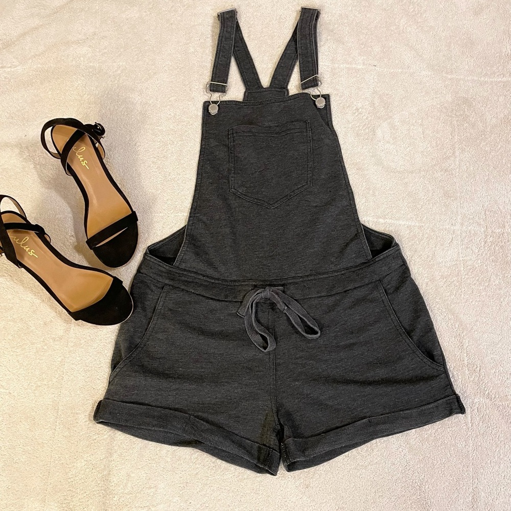 NWT Z Supply knit short overalls with drawstring waist.